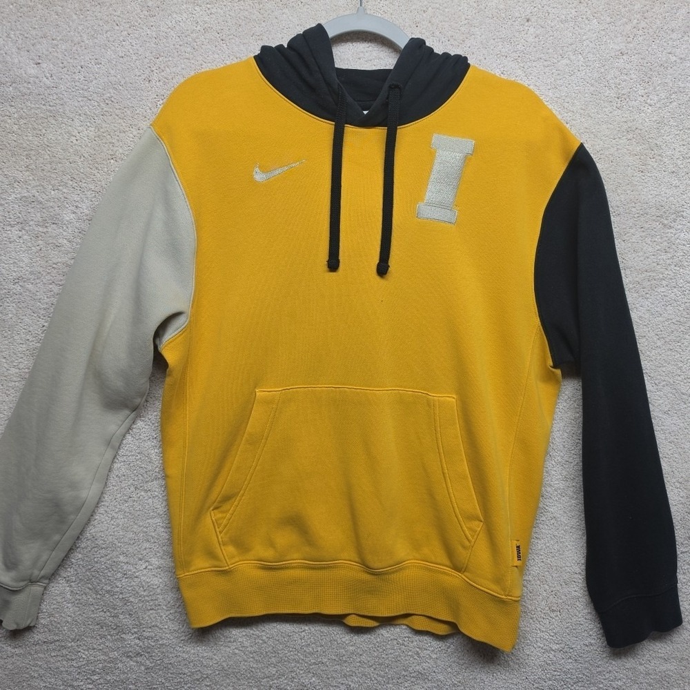 Iowa Hawkeyes NIKE Color block Hoodie Men's Small Gold Pullover Sweatshirt NCAA